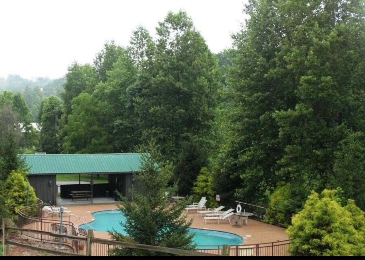 A River Runs Through It Sevierville Exterior foto